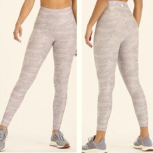 Vuori Clean Elevation Legging In Pale Heather Camo Gray Colorway High Rise M & L